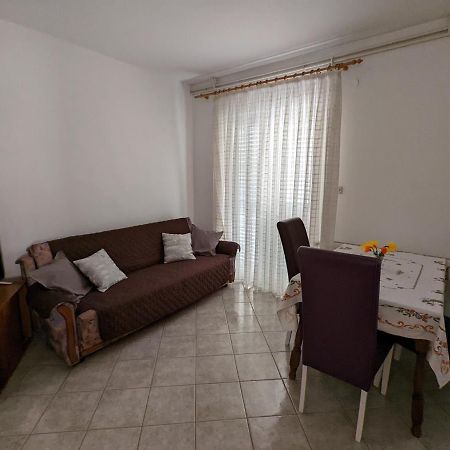 Apartment Bracic Vodice Bagian luar foto