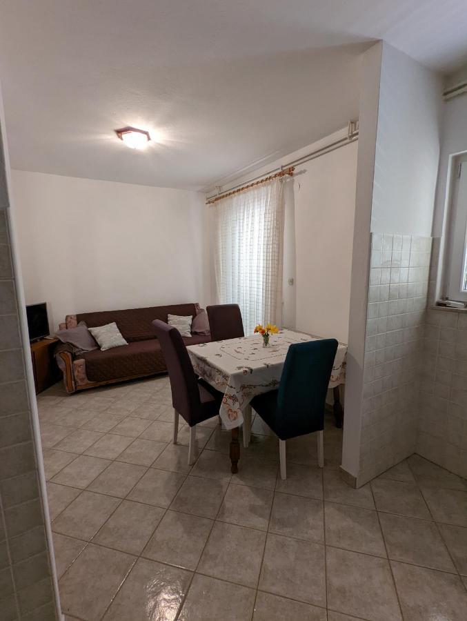 Apartment Bracic Vodice Bagian luar foto
