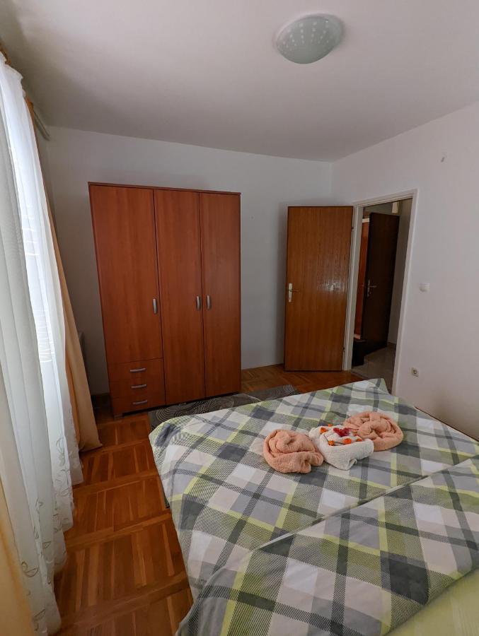 Apartment Bracic Vodice Bagian luar foto