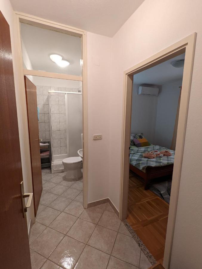Apartment Bracic Vodice Bagian luar foto
