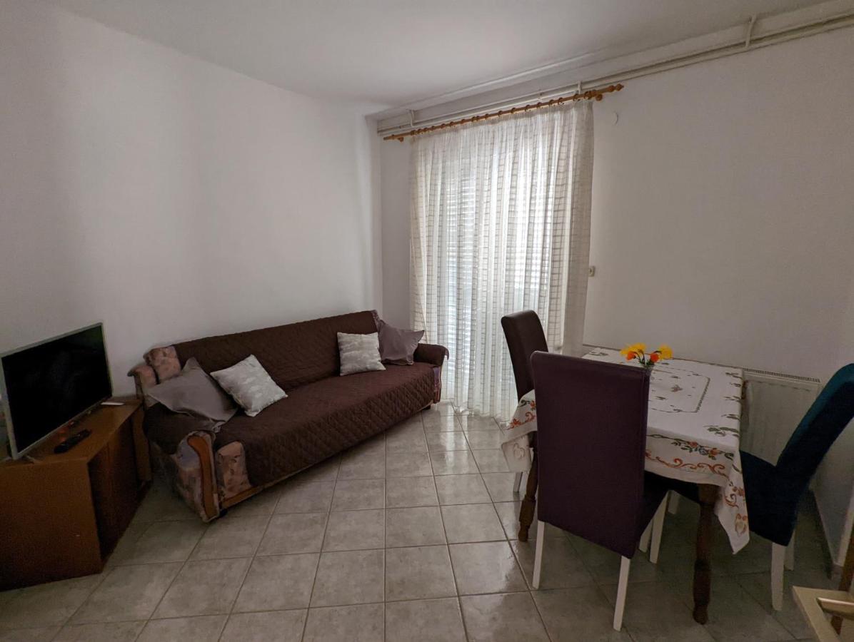 Apartment Bracic Vodice Bagian luar foto