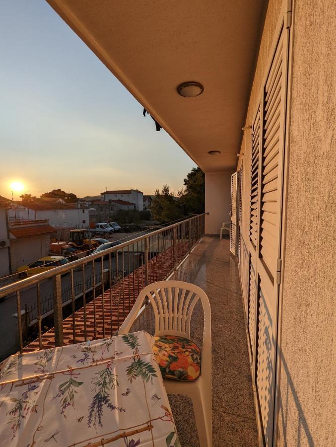 Apartment Bracic Vodice Bagian luar foto