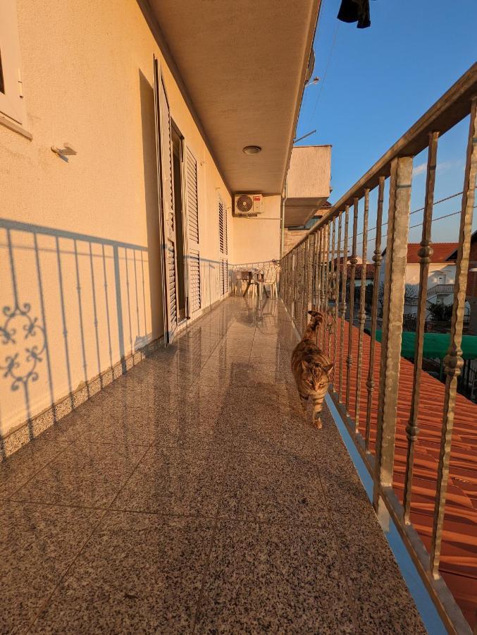 Apartment Bracic Vodice Bagian luar foto